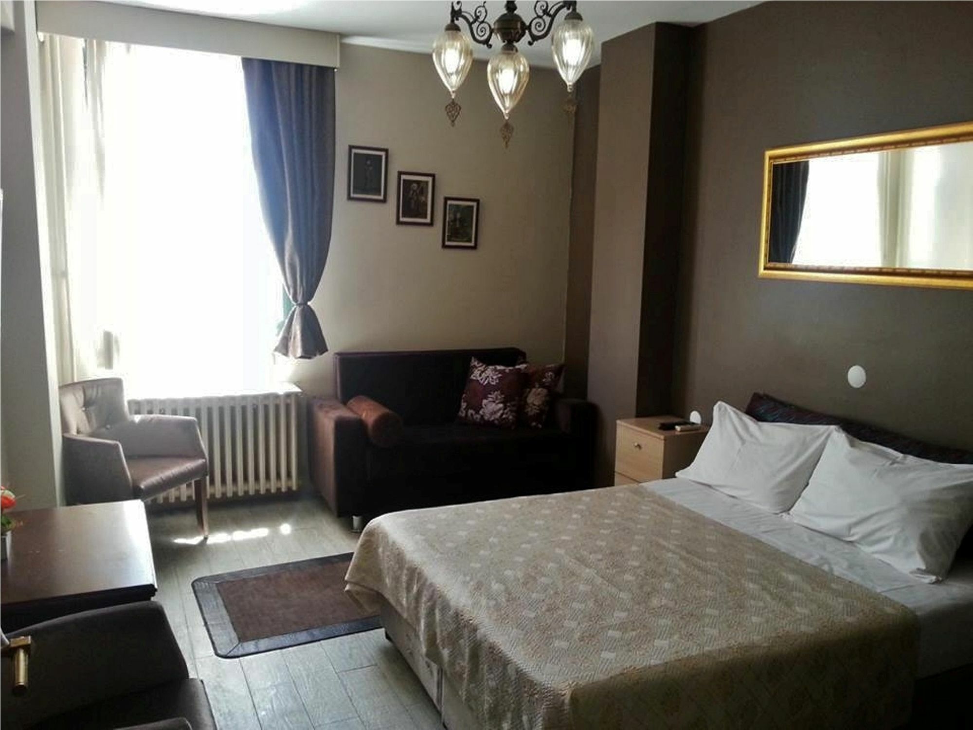 Esra Sultan Petrol Hotel 3*