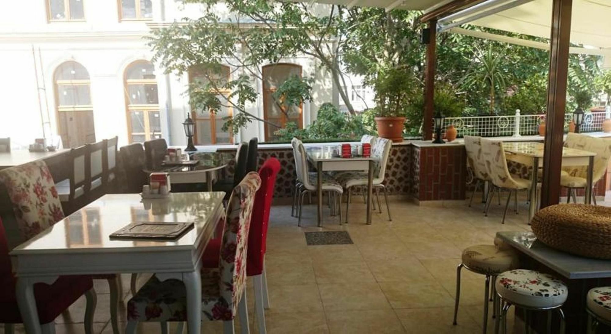 Hotel Esra Sultan Petrol 3*