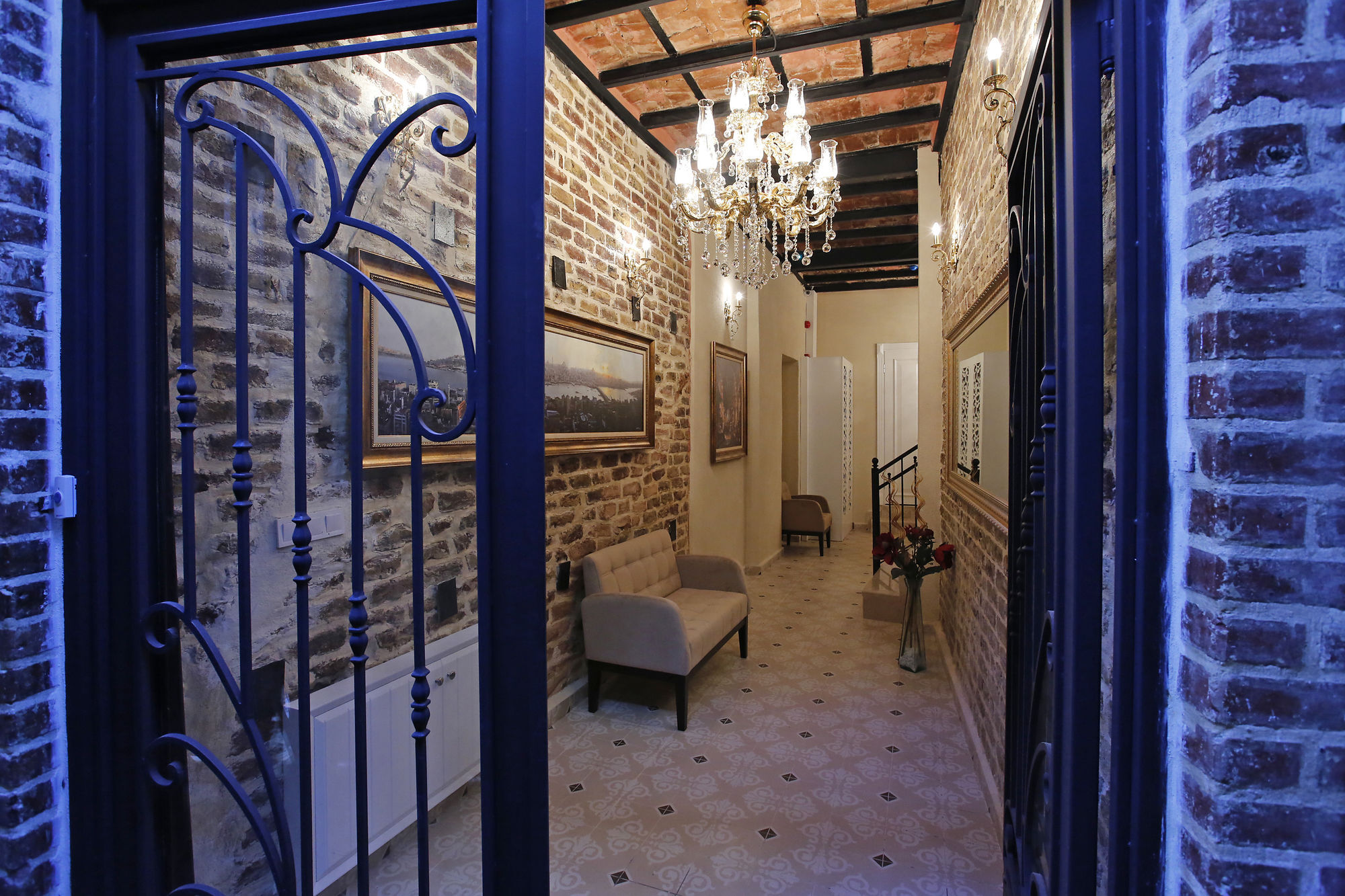 Art Nouveau Galata 3*