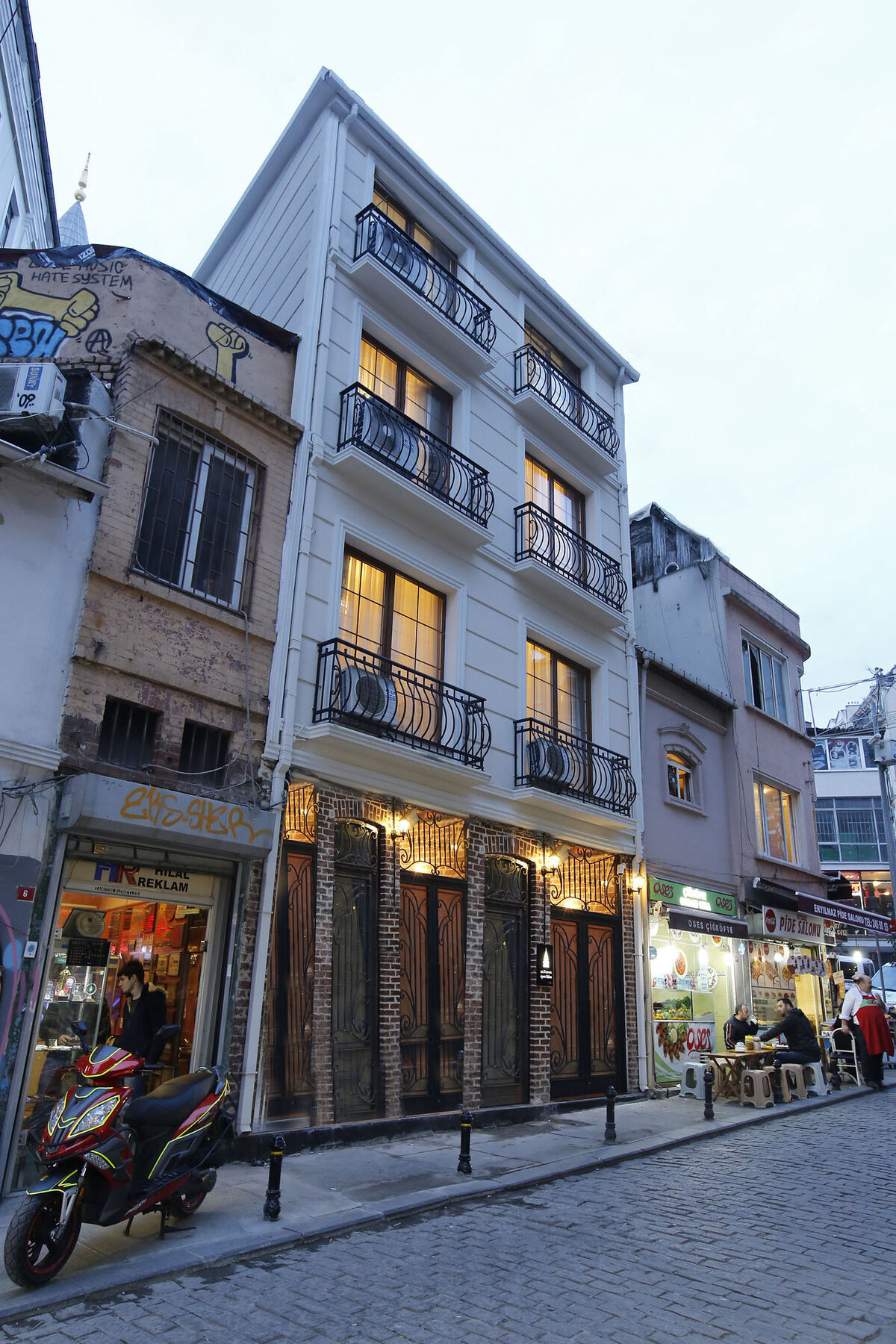 Art Nouveau Galata 3*