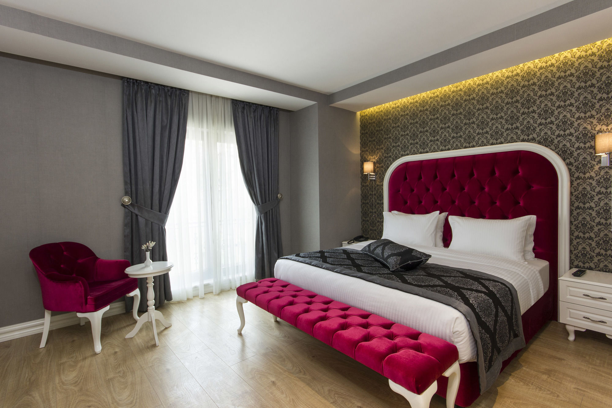 Dencity & Hotel 4*