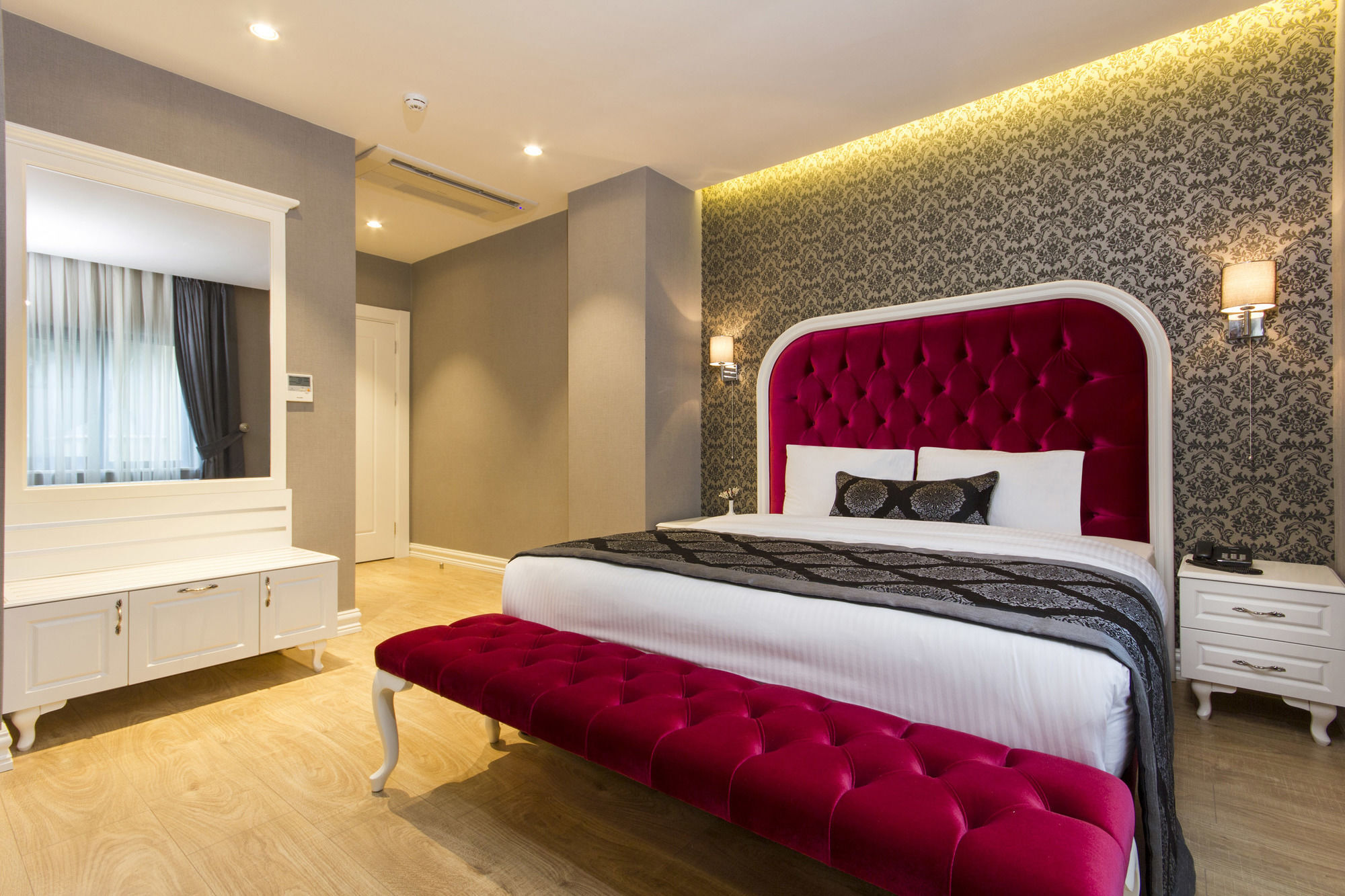 Dencity & Hotel