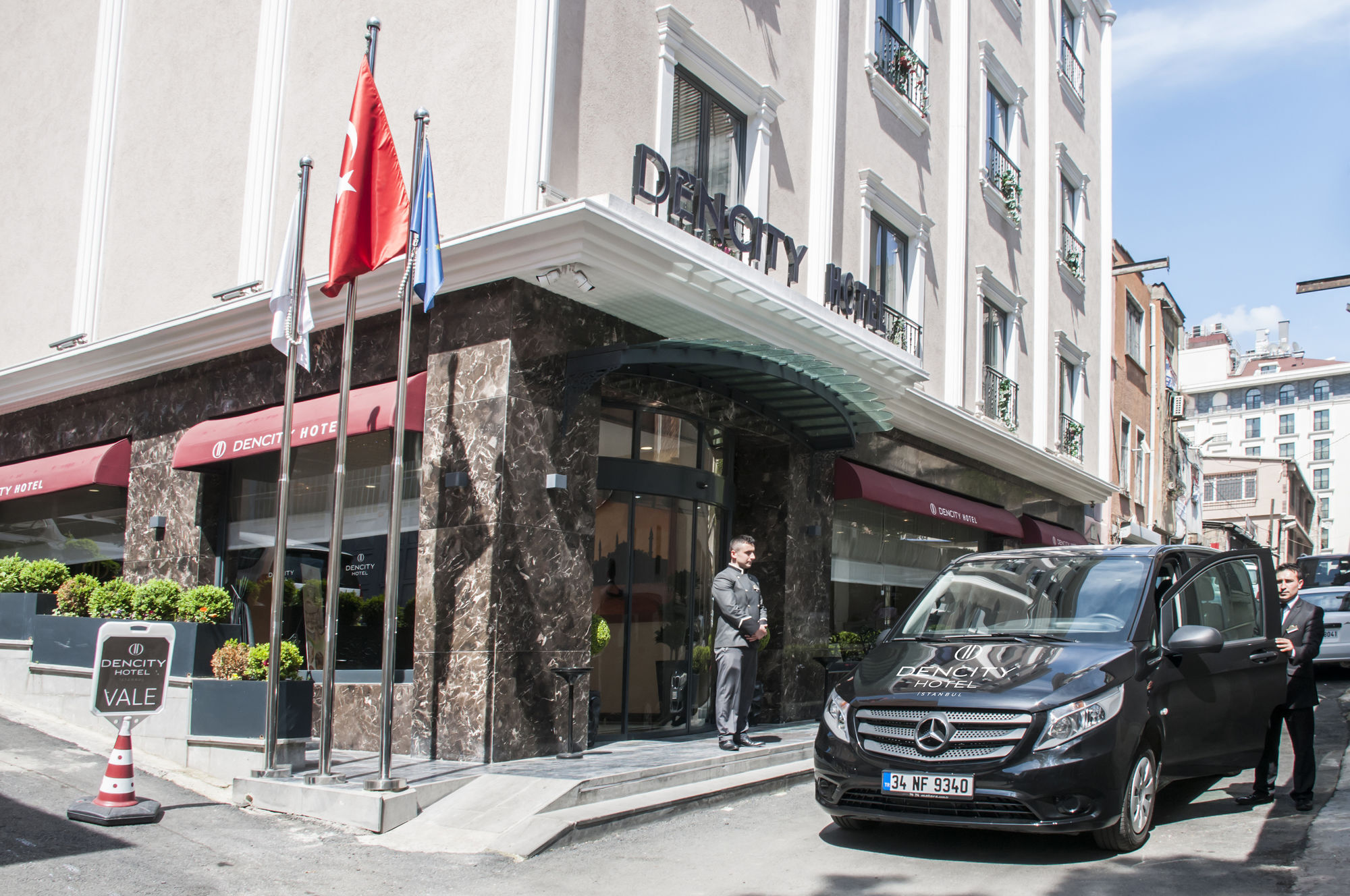 Dencity & Hotel