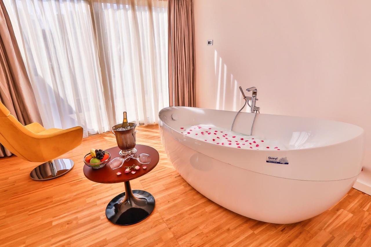 Hotel Business Life 4*