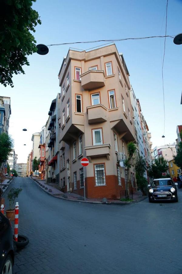 Unique And Experience Taksim Apartment
