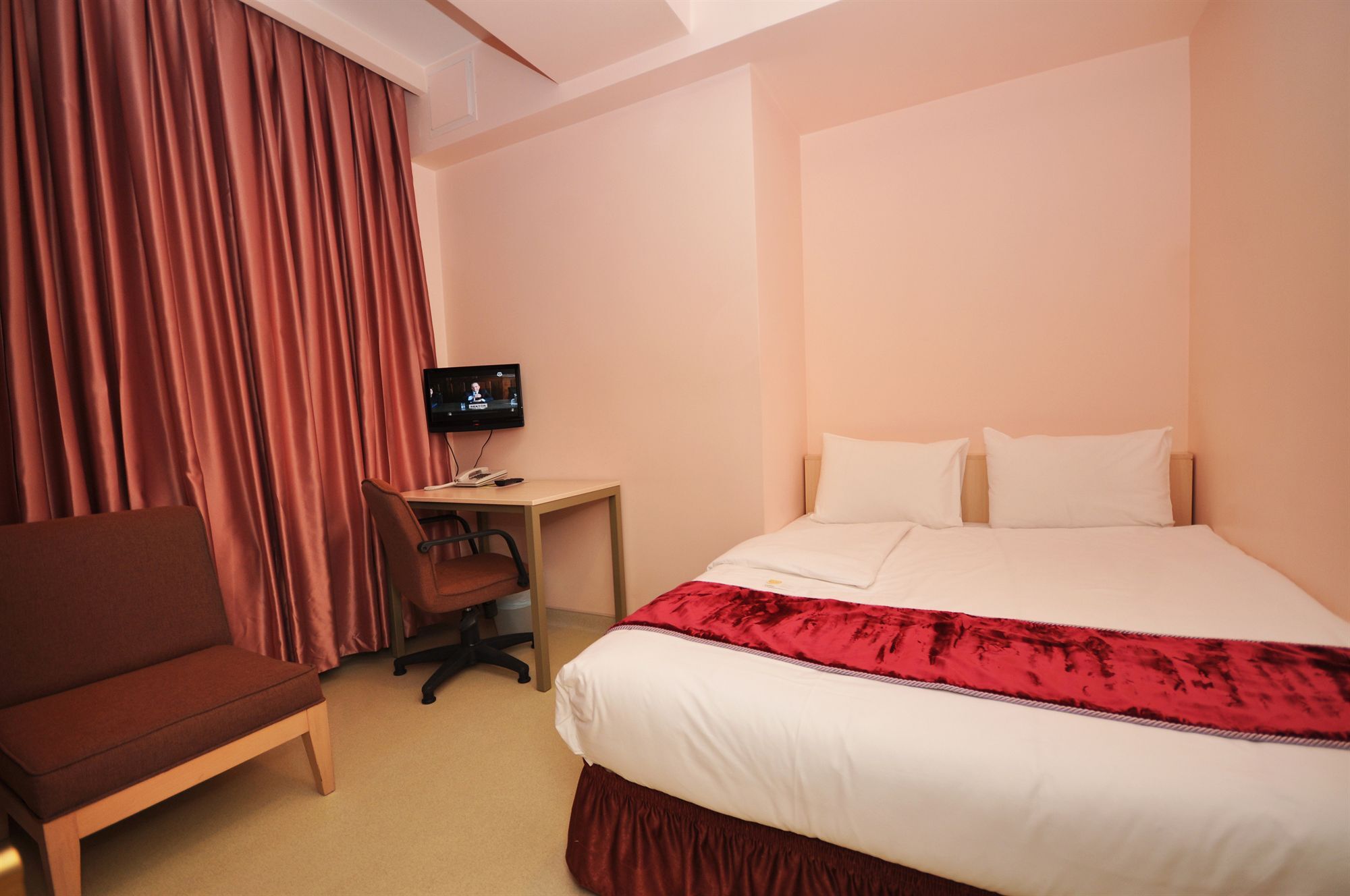 Han Hotel 2*