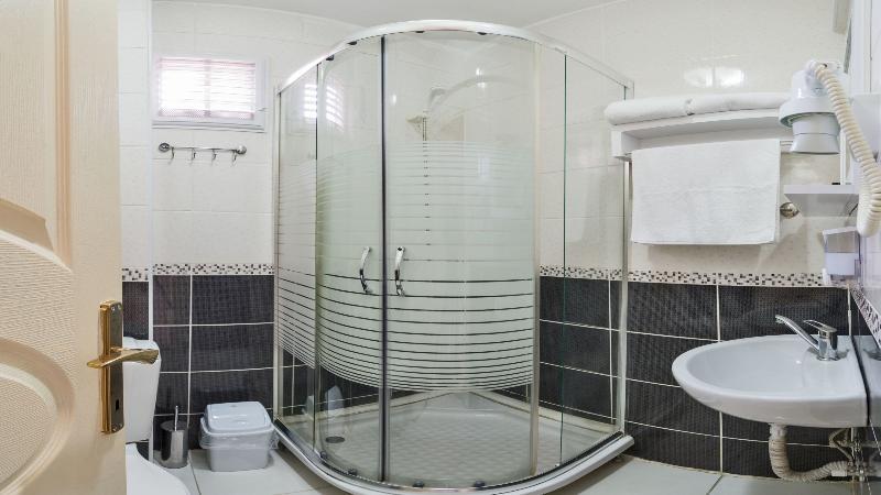 Orange Airport Hotel 3*