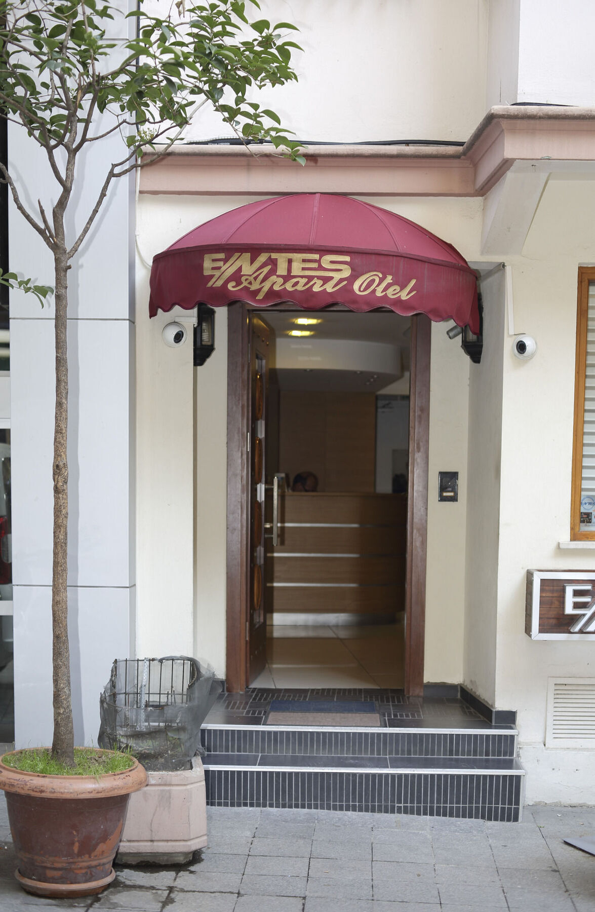 Entes Aparthotel