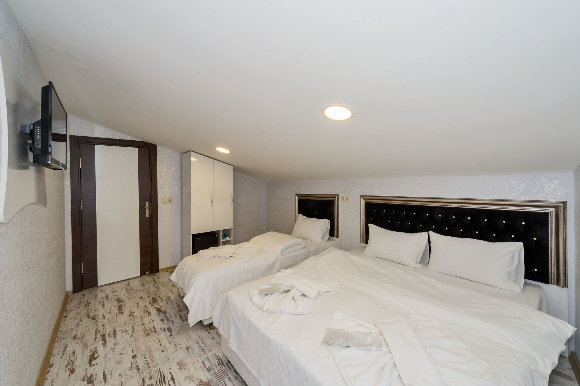 Paradise Airport Hotel