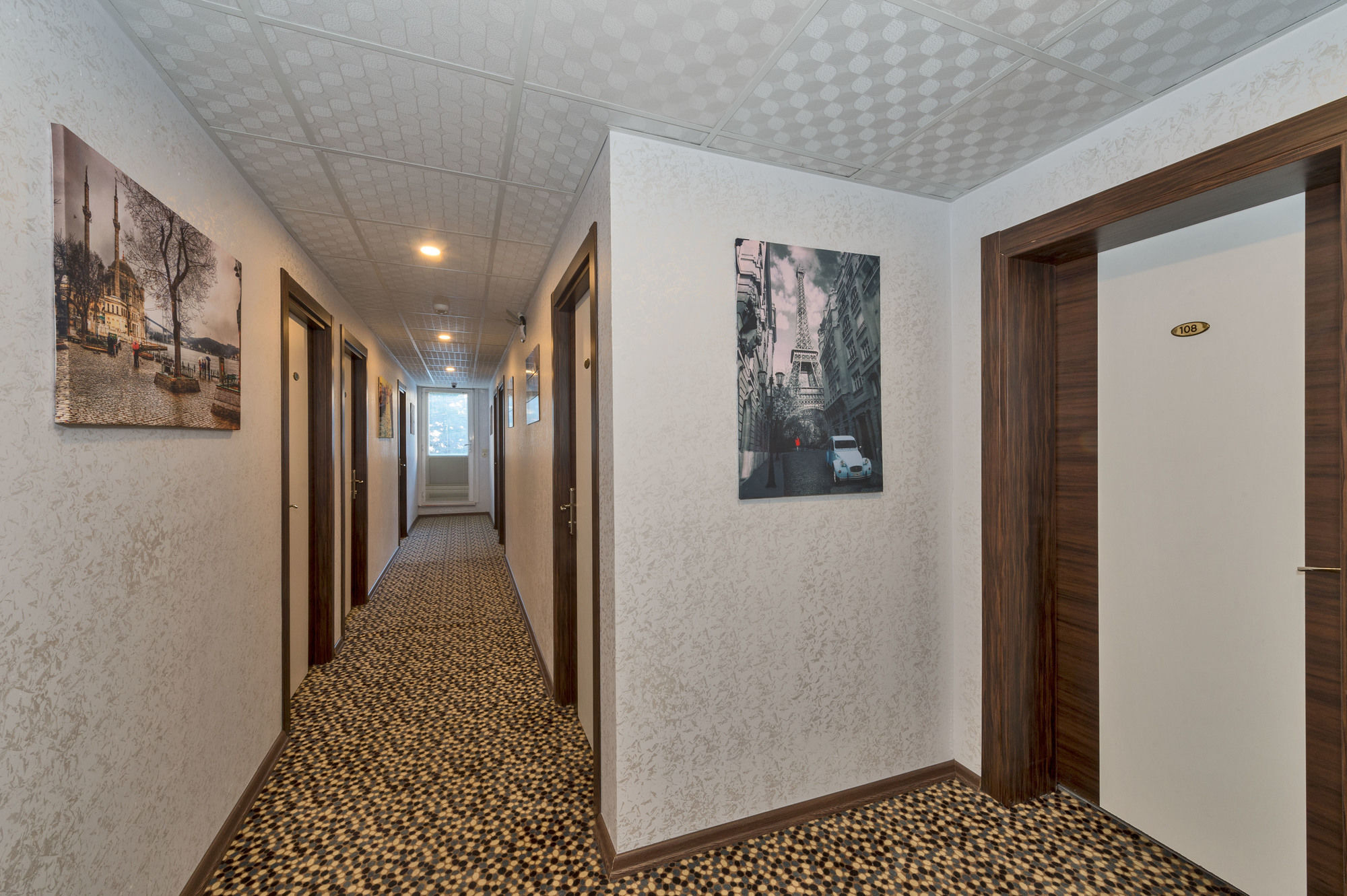 Paradise Airport Hotel 3*