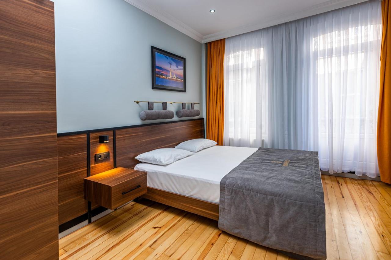 Mayer Select Istanbul