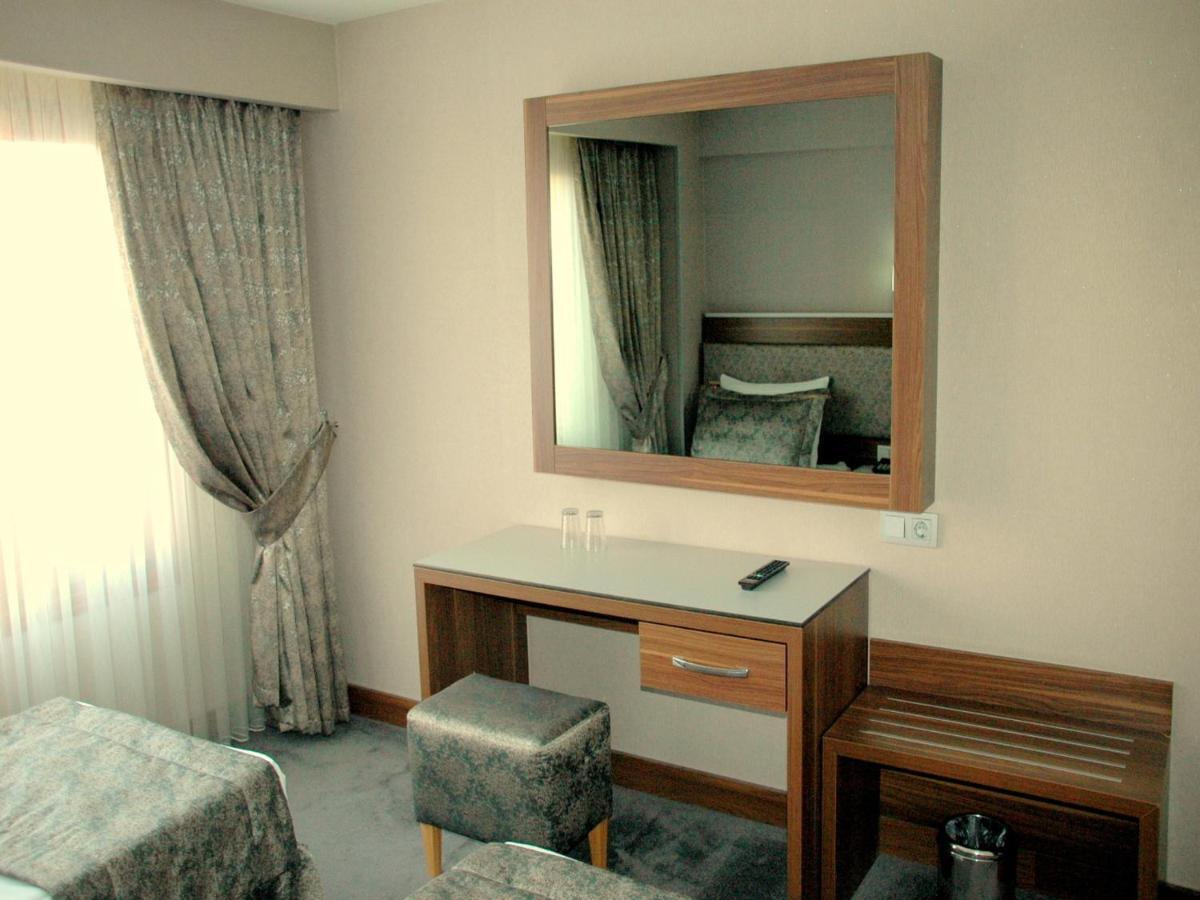 Hotel Buyuk Paris