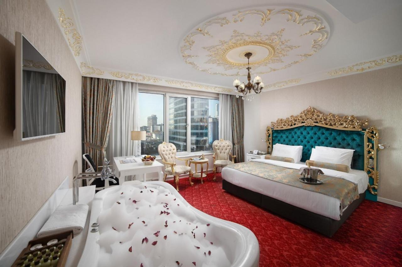 Hotel White Monarch