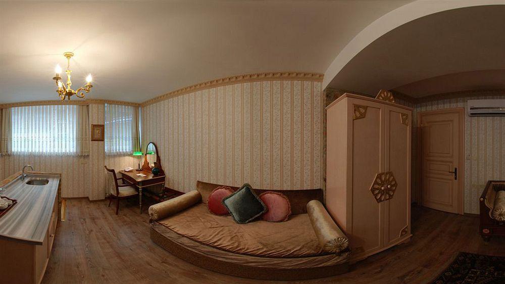 Niles Hotel 3*