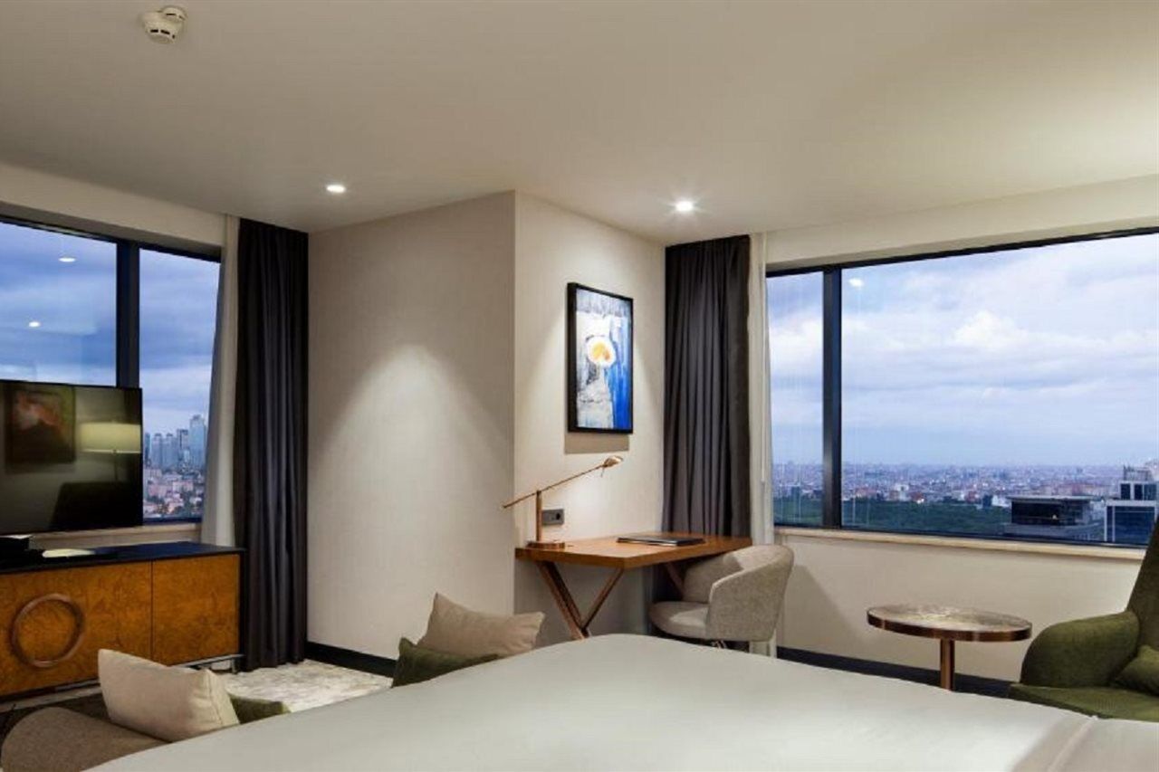Hilton Maslak 5* Istanbul
