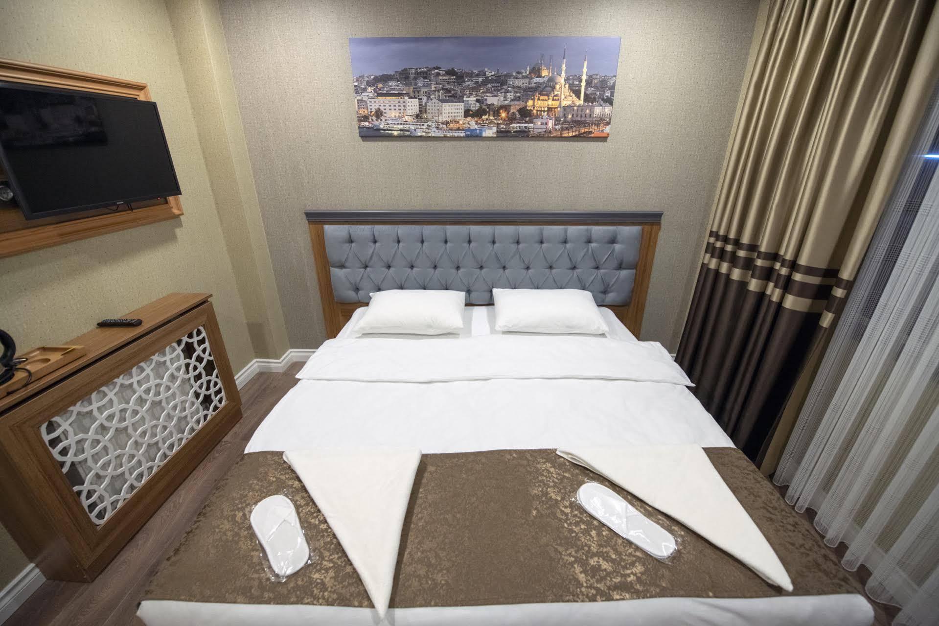 Hotel Golden 3*