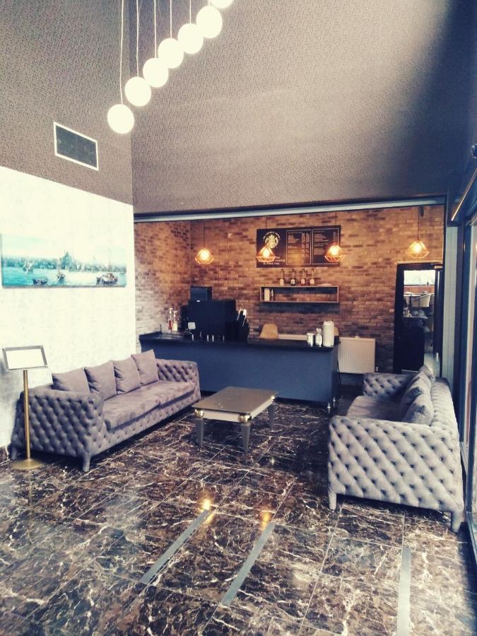 Academia Aparthotel *