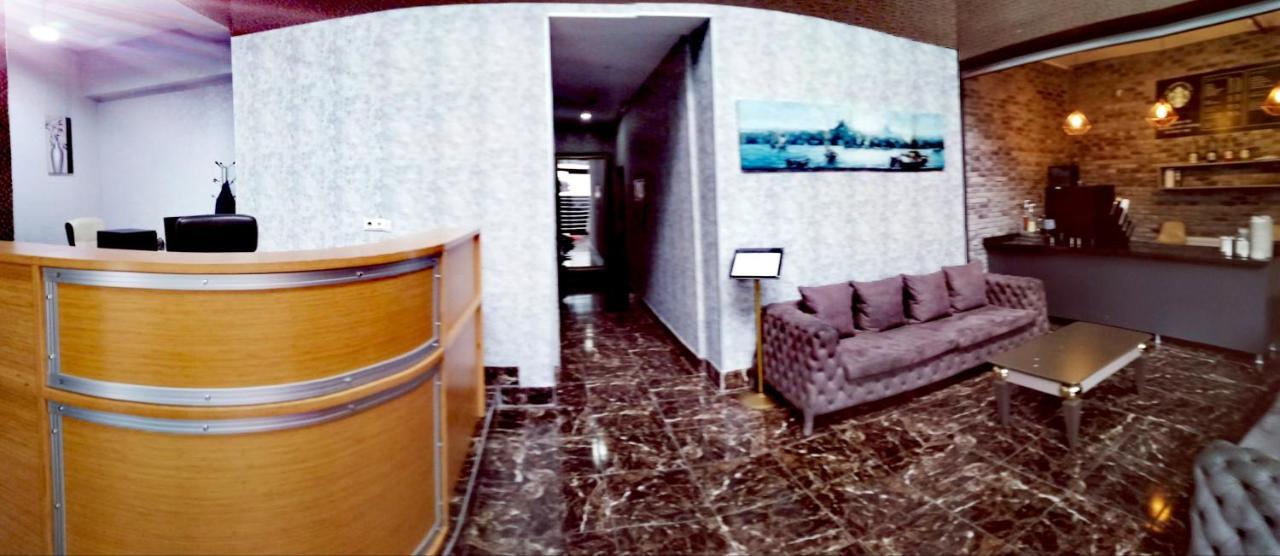 Aparthotel Academia *