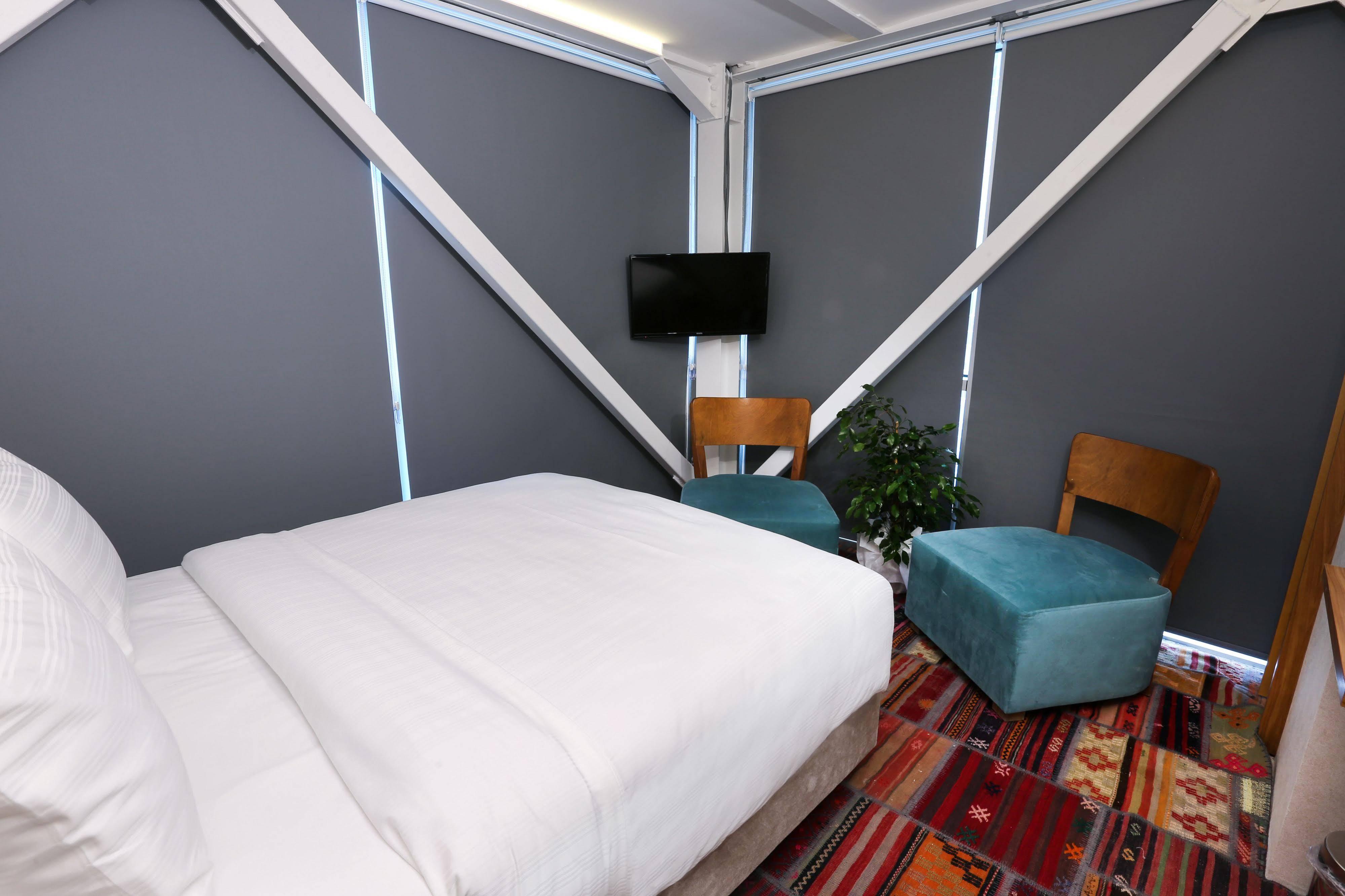 Hotel Discovery 3*