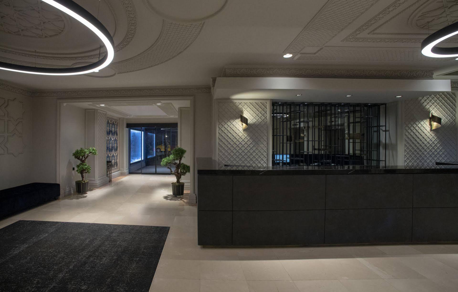 Taksim Square 4*