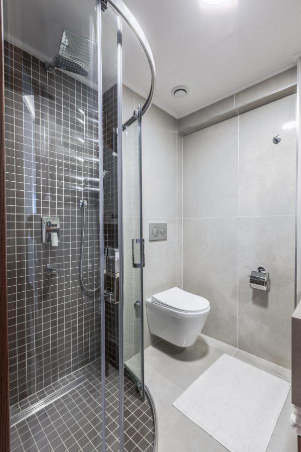 Sherry Karakoey Hotel 2*