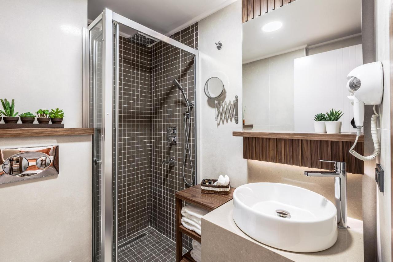 Hotel Sherry Karakoey