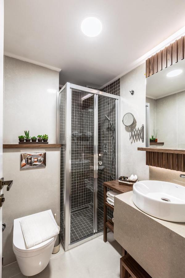 Sherry Karakoey Hotel 2*