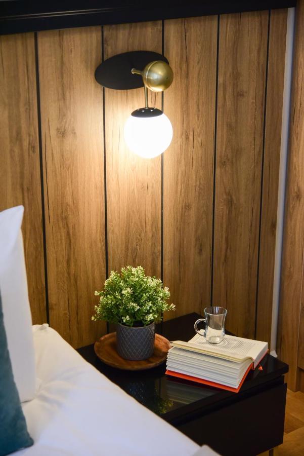 Otel Luxir