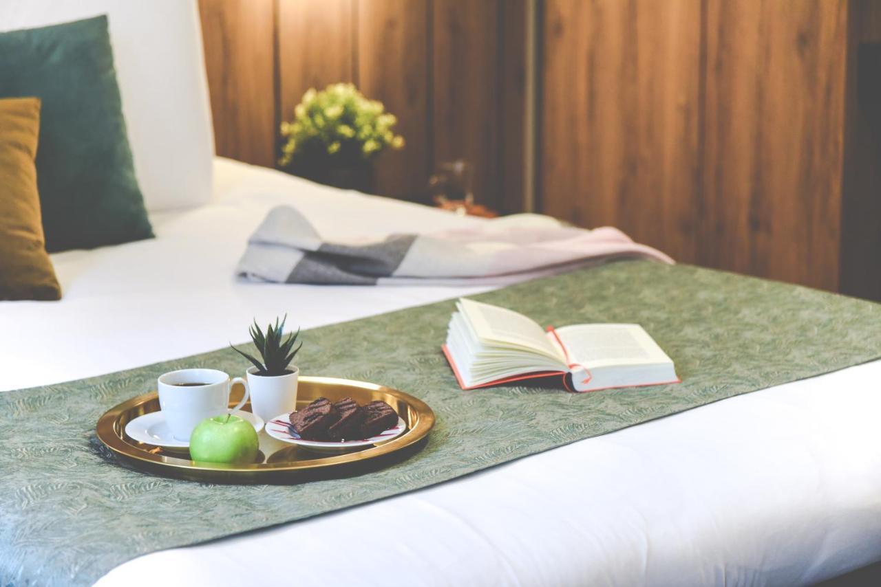 Otel Luxir