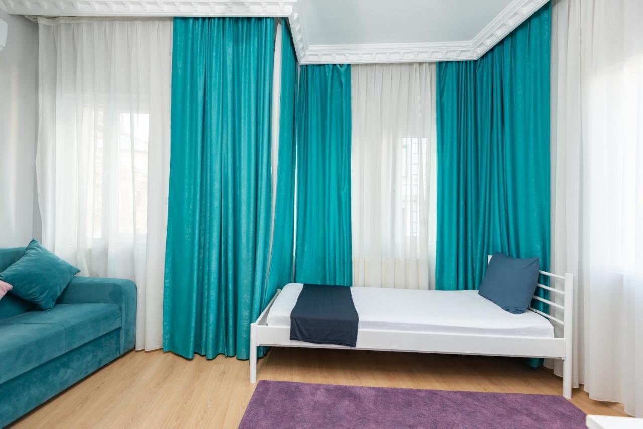 Aparthotel House
