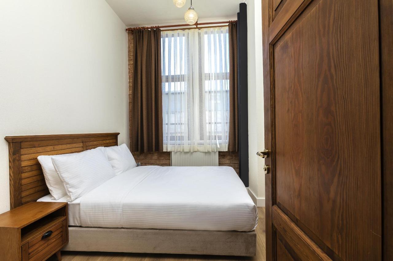 Aparthotel Raven Old 2*