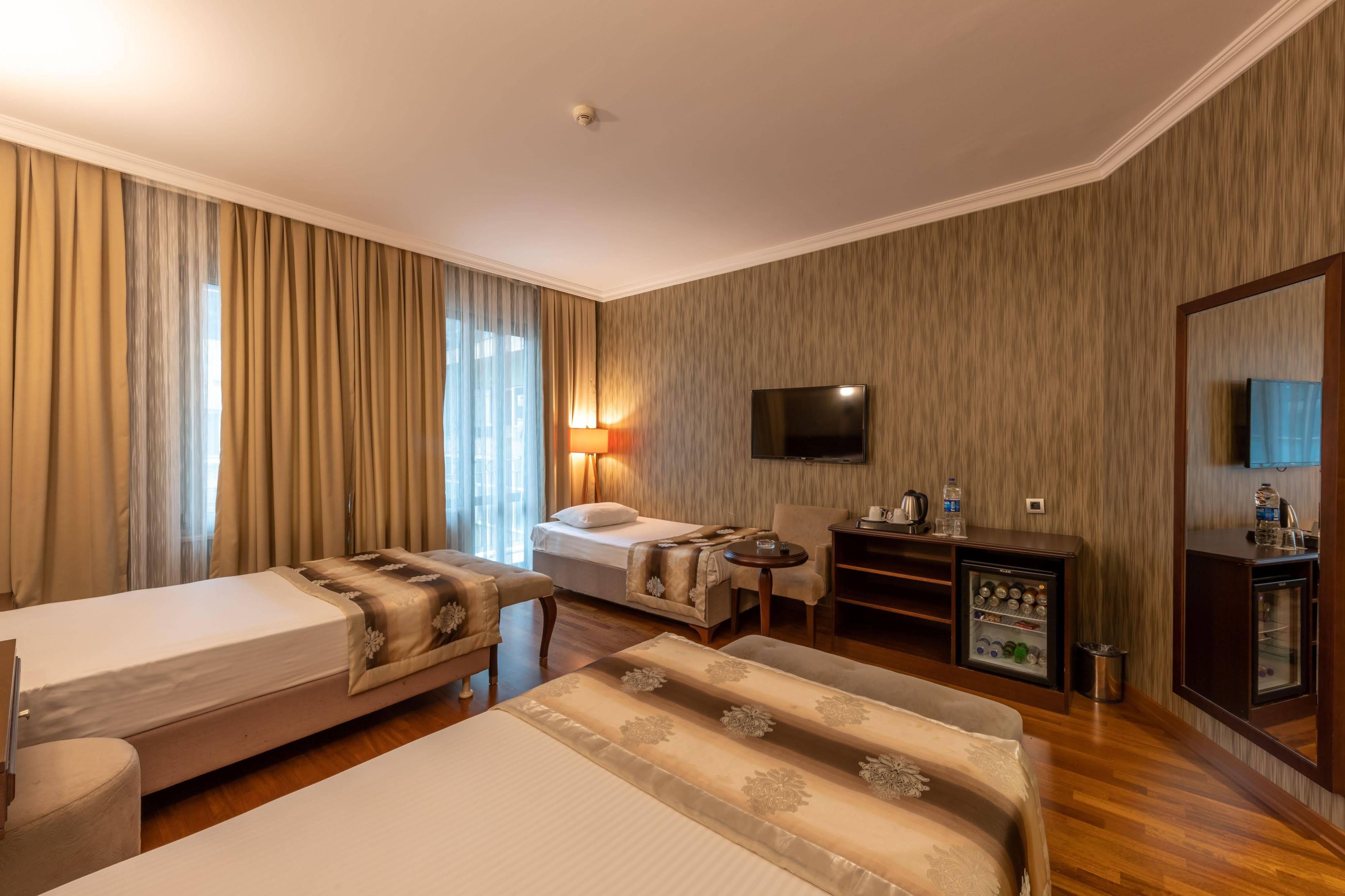 Nova Plaza Boutique Hotel & Spa Hotel