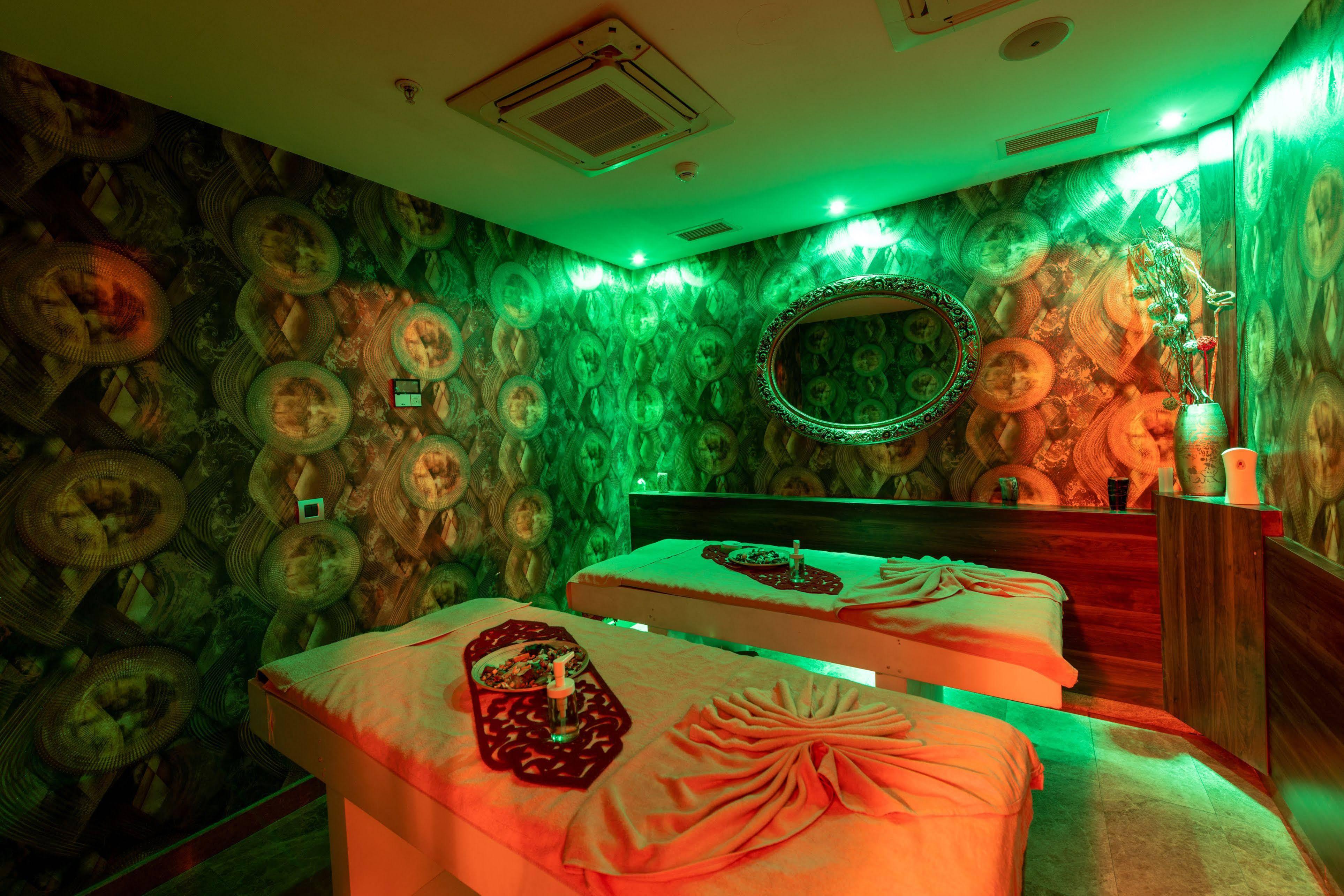 Nova Plaza Boutique Hotel & Spa Hotel