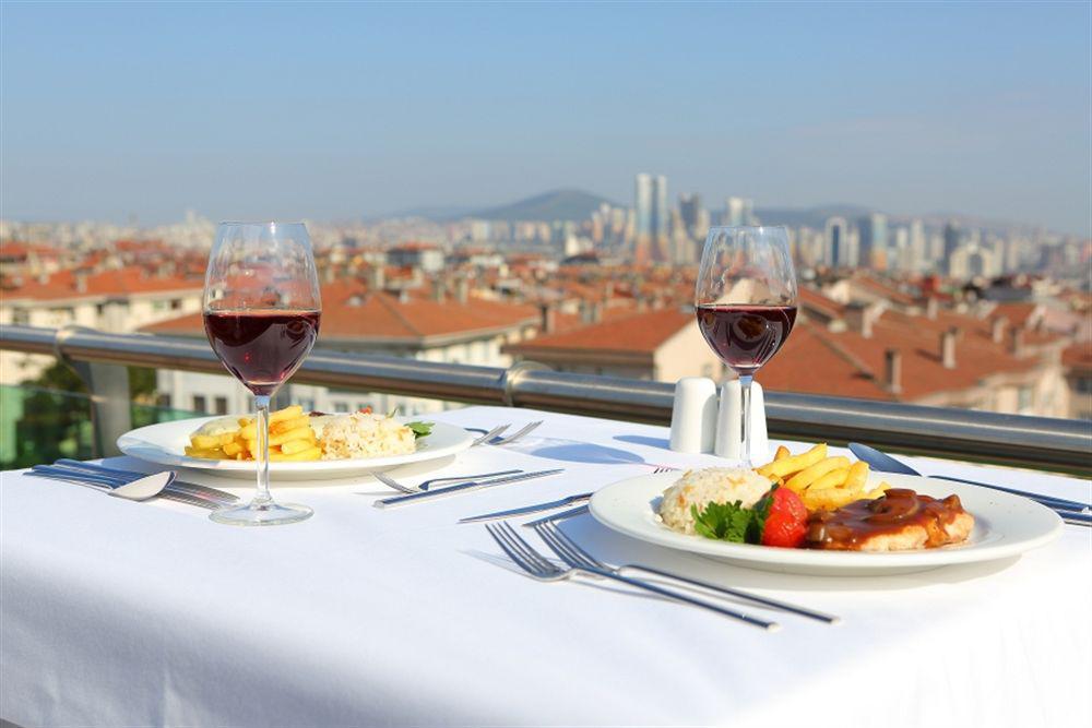 Queen & Istanbul