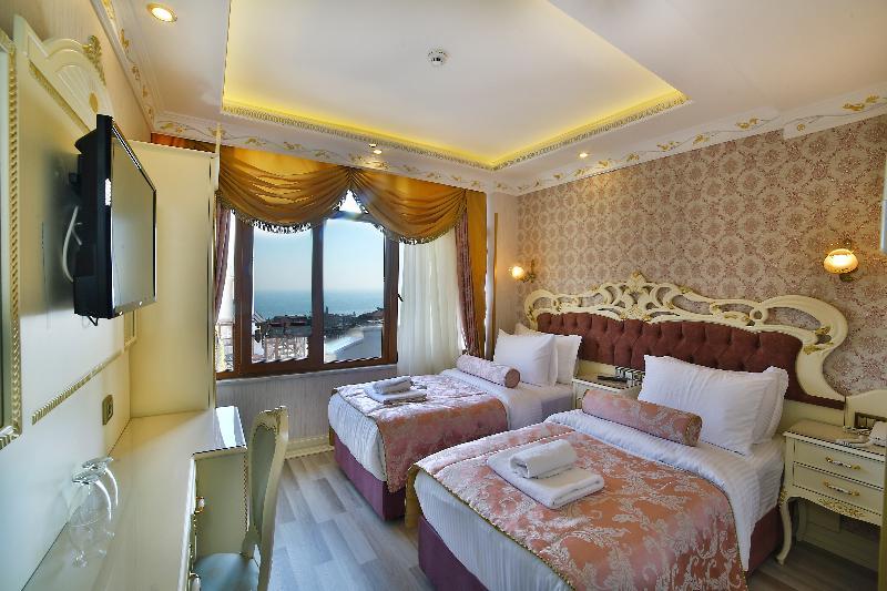 Hotel Nayla Palace