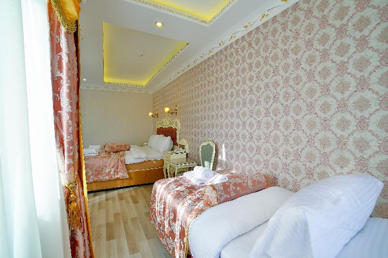 Nayla Palace Hotel