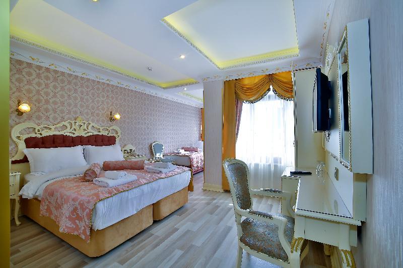 Nayla Palace Hotel