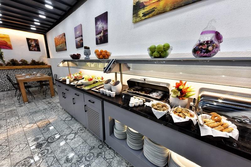Hotel Almina 3*