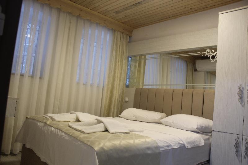Megaron Hotel