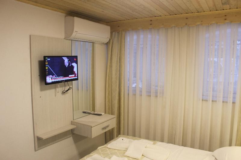 Hotel Megaron 3*