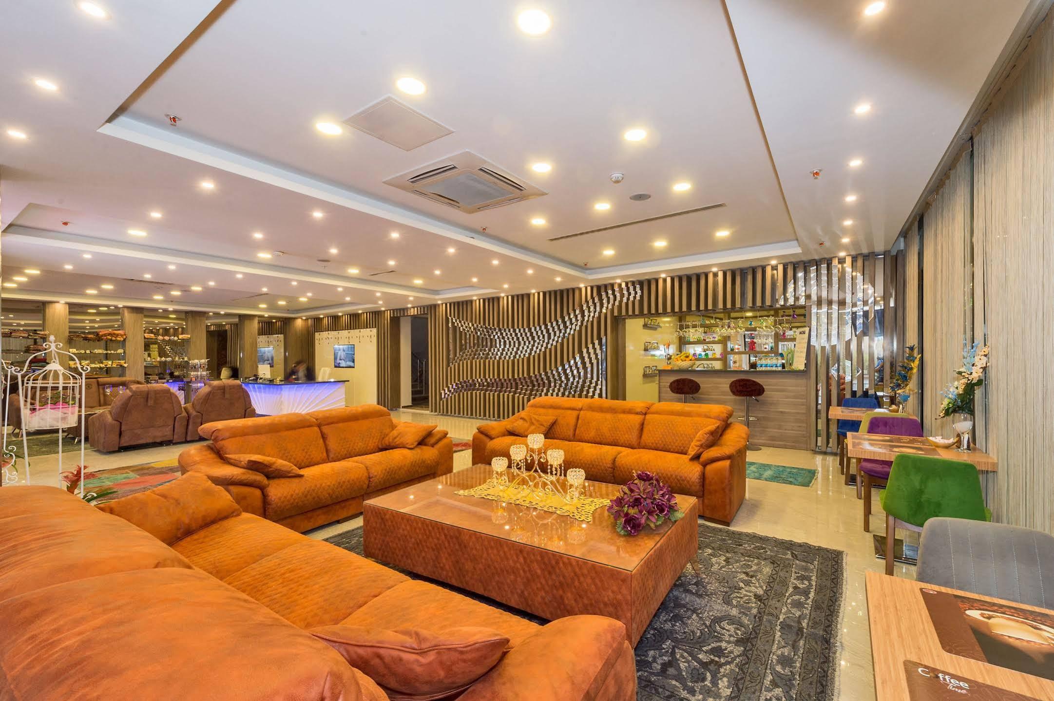 Grand Palace 3*