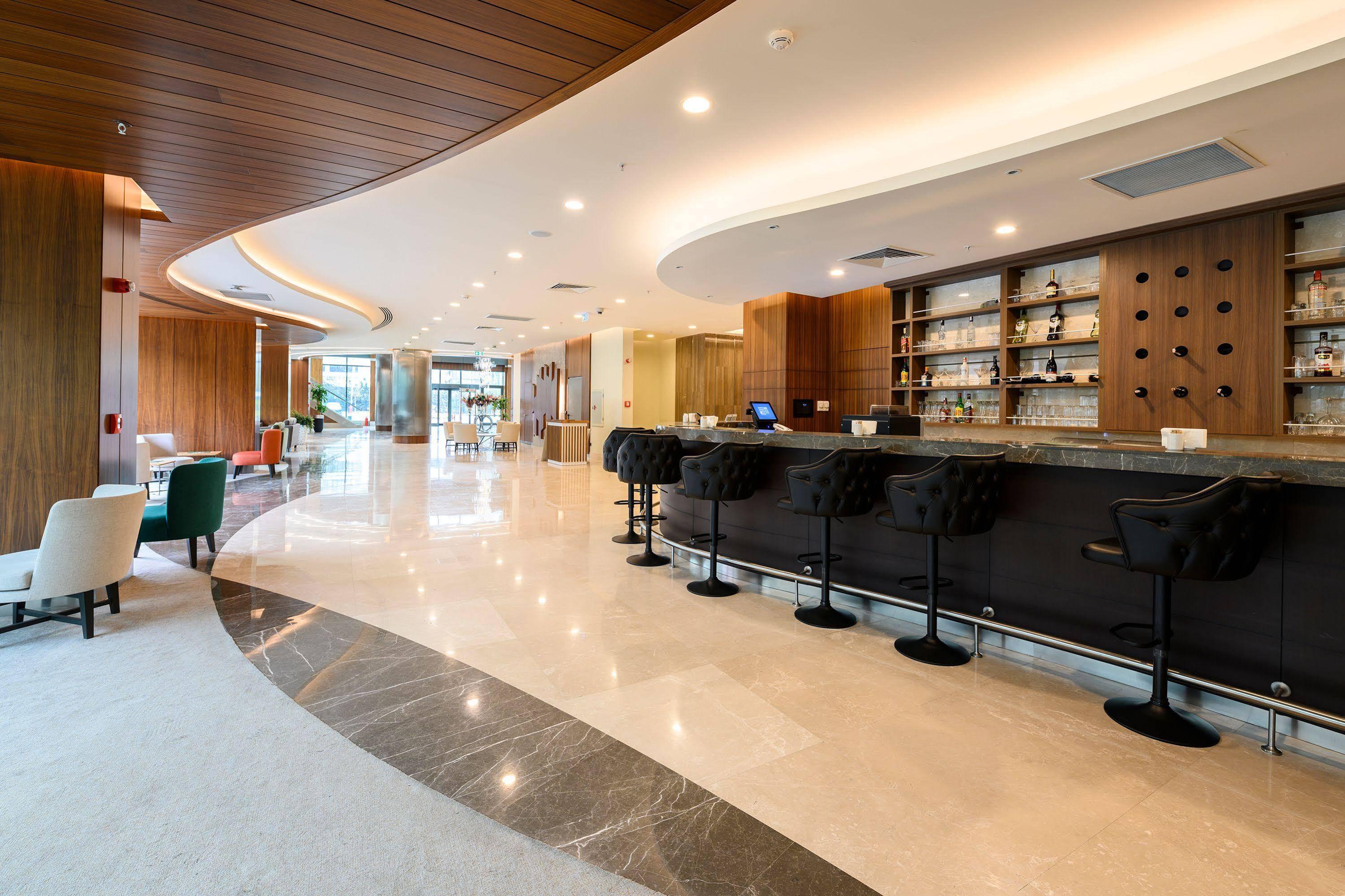 La Quinta By Wyndham Gunesli Otel