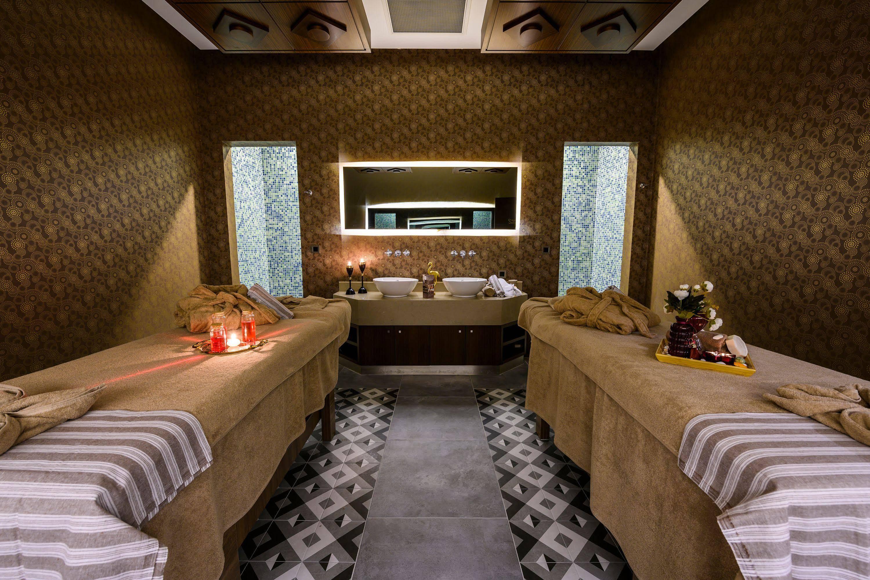 La Quinta By Wyndham Gunesli Otel 5*