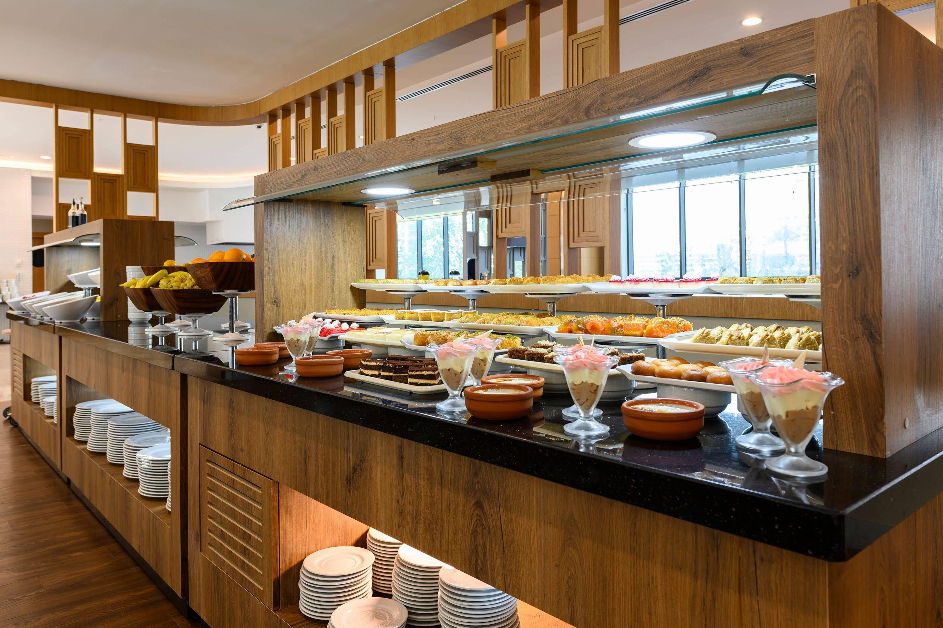 La Quinta By Wyndham Gunesli Otel 5*