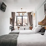 Pandan Karakoy Suit