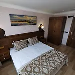 Perapolis Hotel