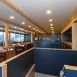 Metro Hotel