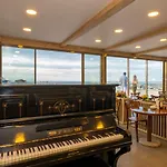 Metro Hotel