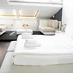 Cxzvsaewrntral Duplex House In Beyoglu