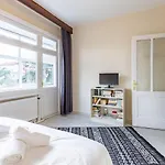 Charming Apartment Surrounded By Vibrant Attractions In Kadikoy